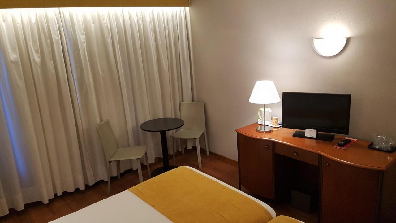 Hotel 3K Madrid Lissabon Exterior foto